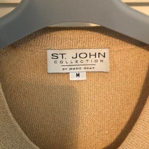 ST. JOHN - Knit sweater. Gold metallic. Size M (runs a little small).